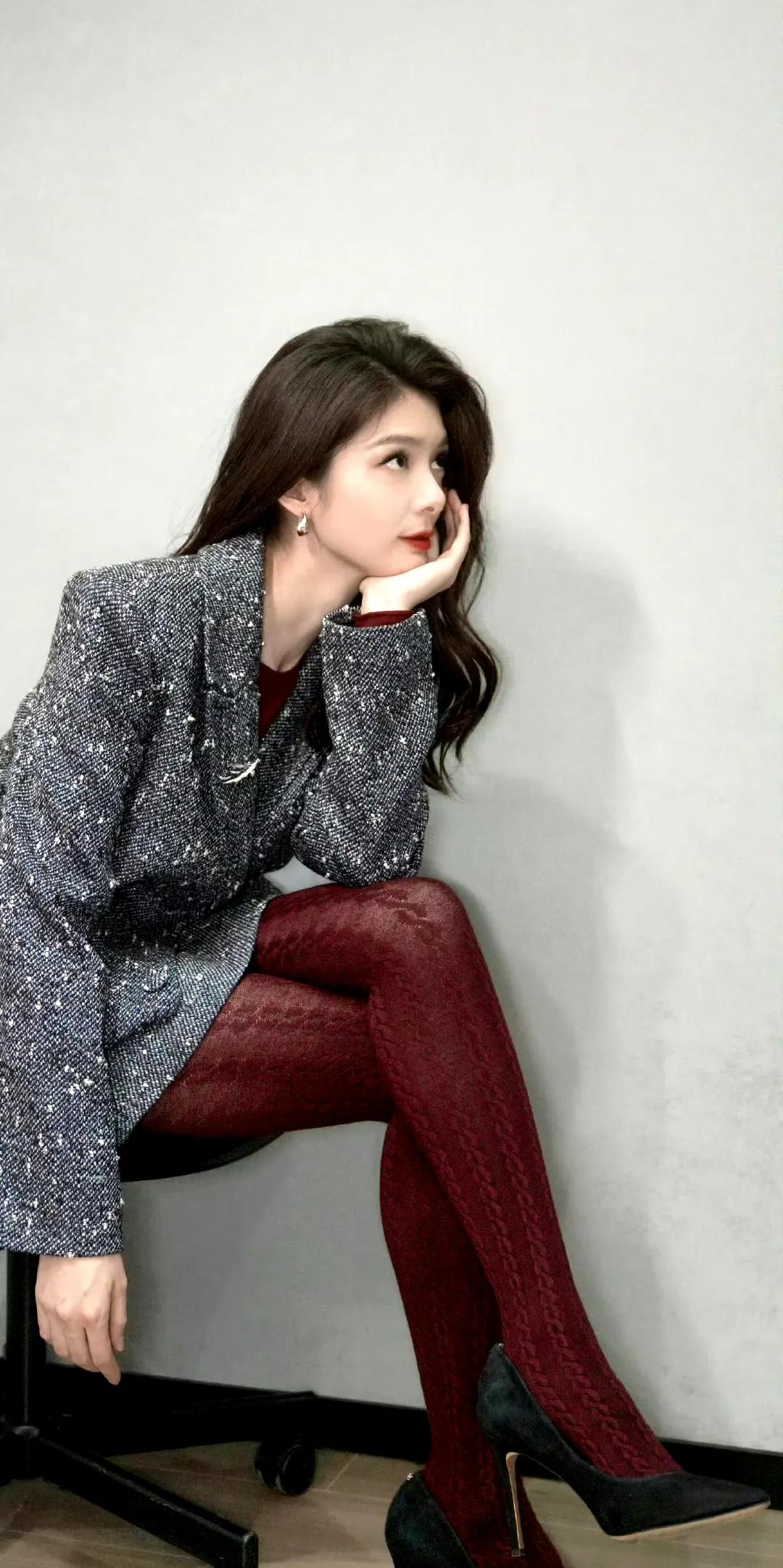 傅菁的丝袜美腿,浑身散发着御女的气息