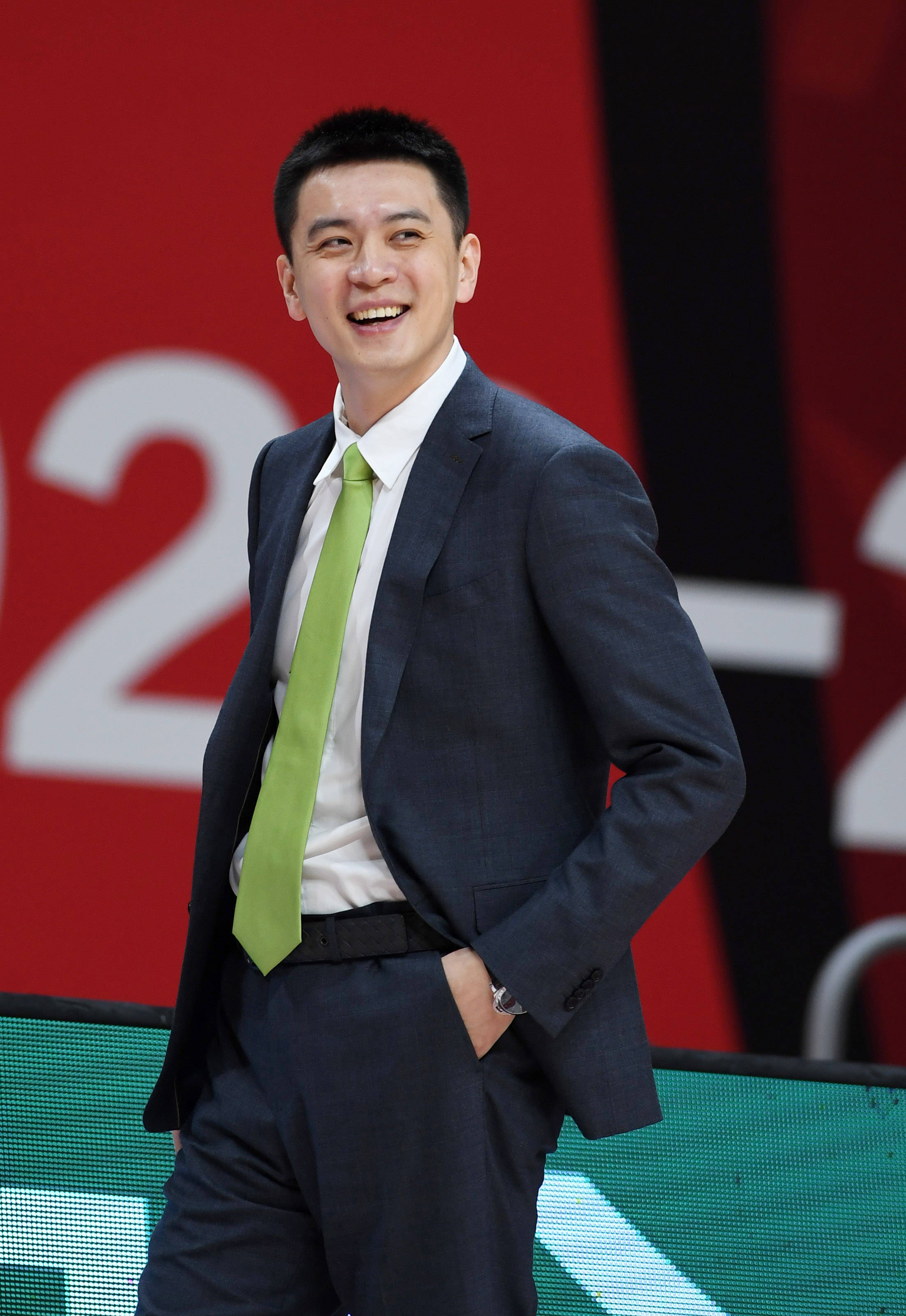 最后3分半被轰14-0!辽篮3分惜败杨鸣做法绝了,赛后发言堪称男人