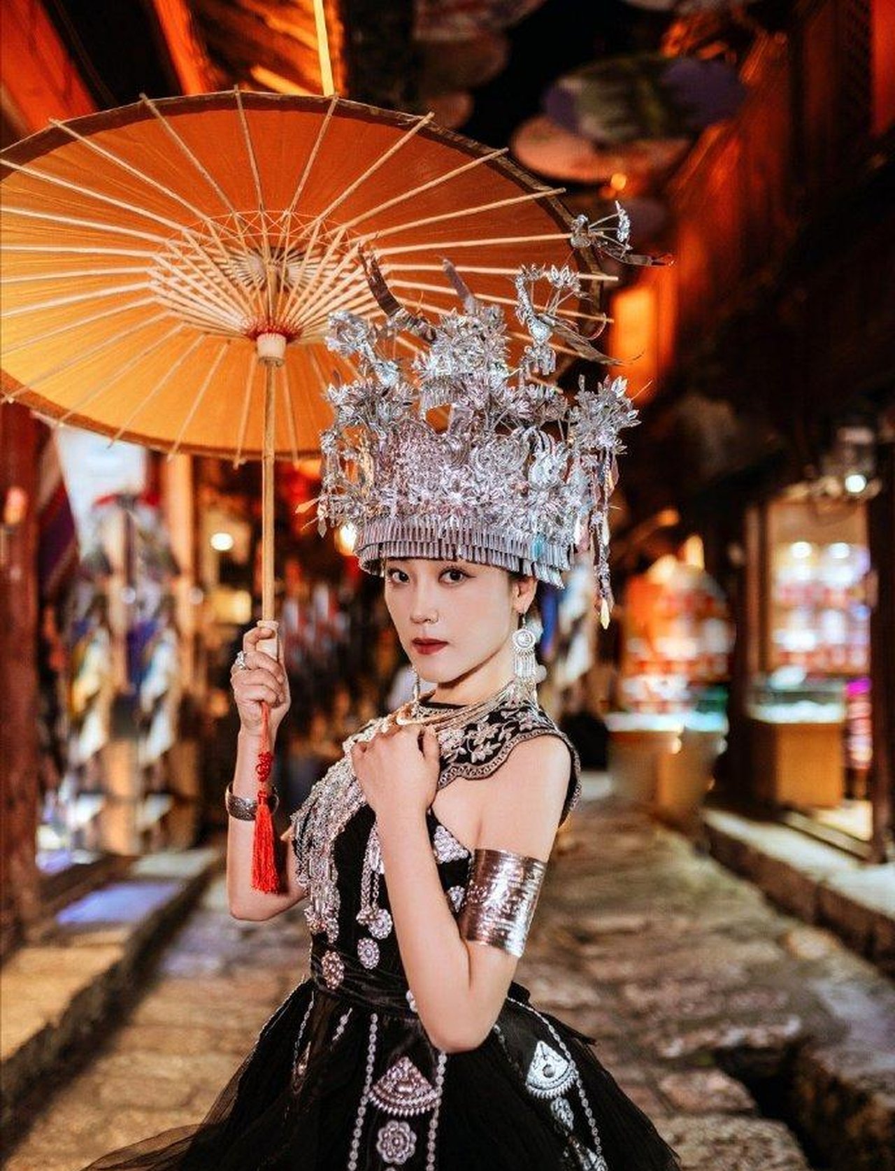 再看"玖月奇迹"王小玮王小海,离婚四年后,二人差距一目了然