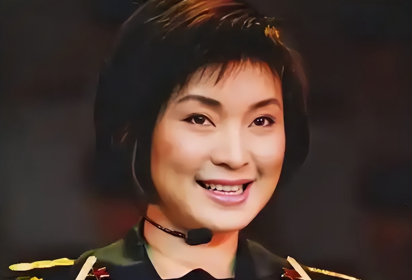 歌手陈红,如何从"巅峰跌落",卷入豪门风波的?