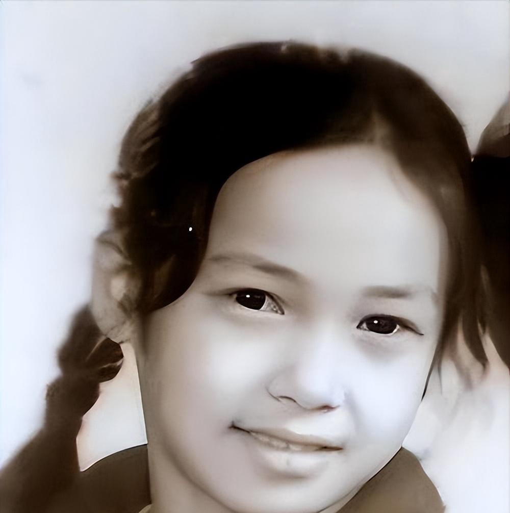 蒋雯丽被姥爷养大,18岁当水厂女工,初恋王全安却情定顾长卫