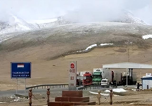 中塔边境线为何是虚线?10万平方公里的帕米尔高原,应该全部回归