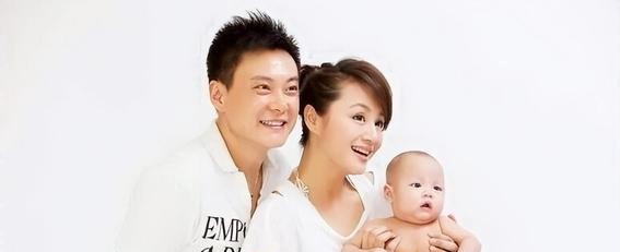 当年央视花旦曹颖,嫁给"笨男人"王斑;爱情哪有什么差距可言?