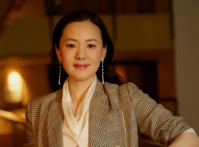栾树登场打破谣言!从演员到商业女强人