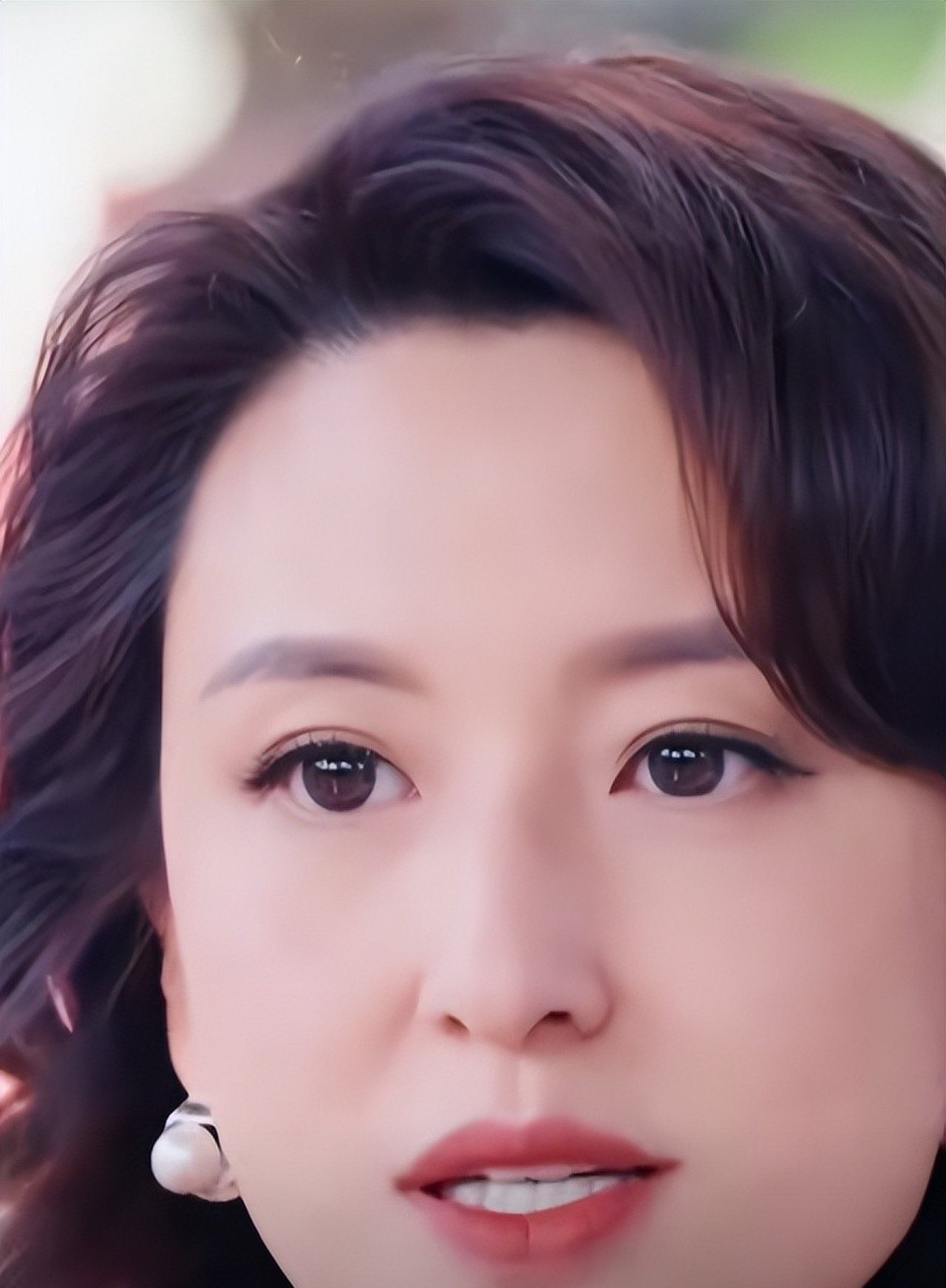 直到看见张蕾近况才终于明白这才是她敢从央视离职的底气