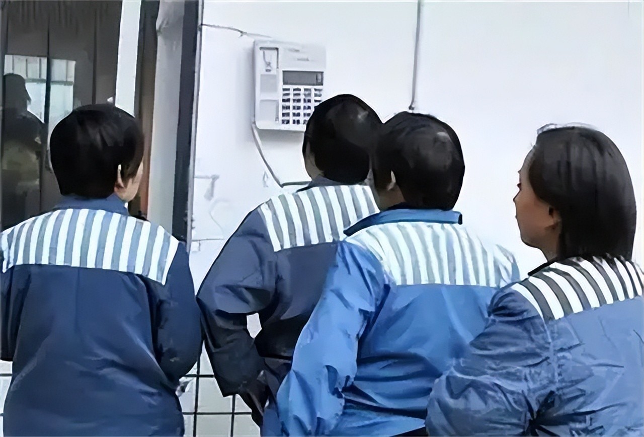 朝鲜女子监狱:典狱长的后宫