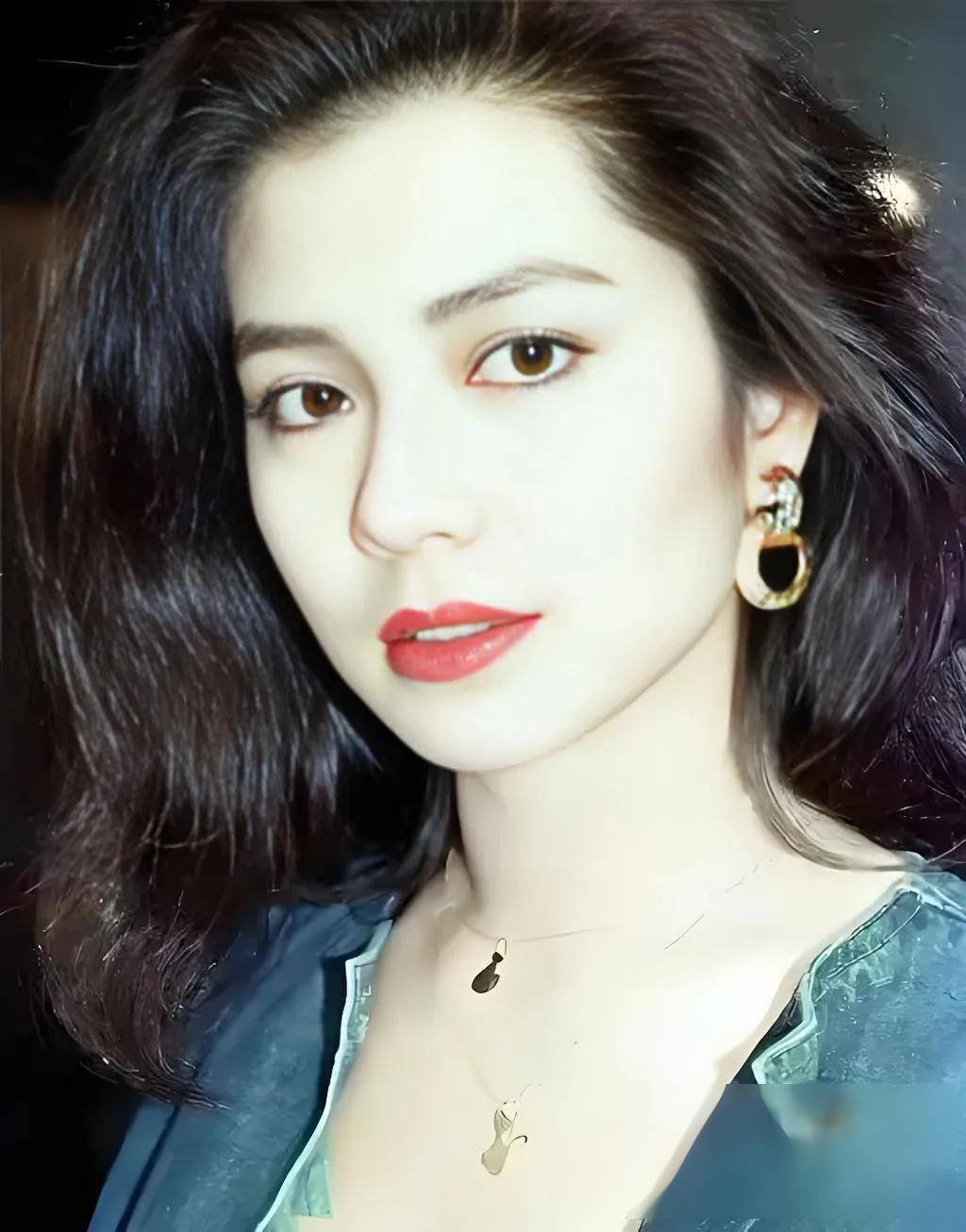 香港美女巨星钟楚红那些情感往事