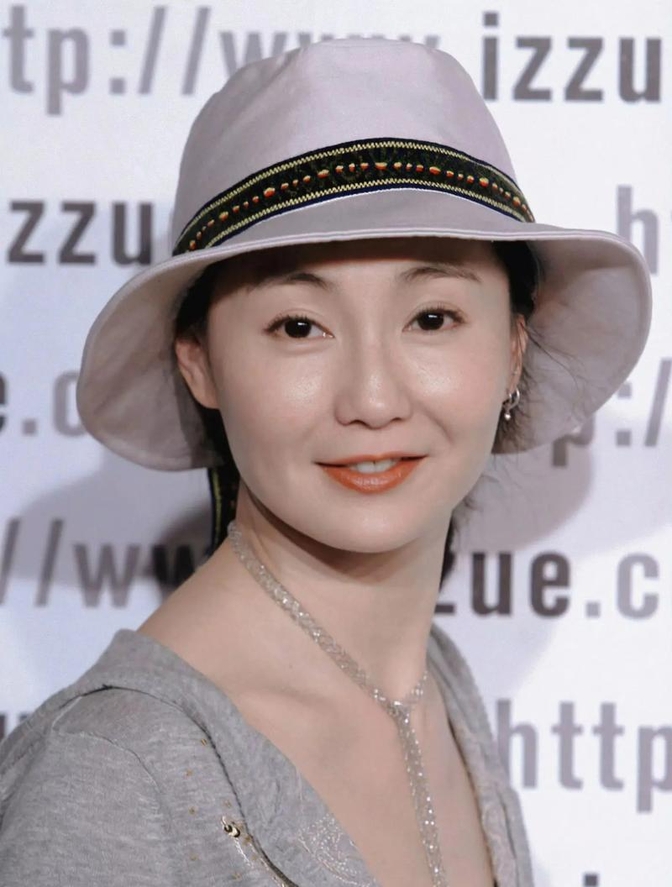 长得像张曼玉?她的幽默回应打破了所有期待!