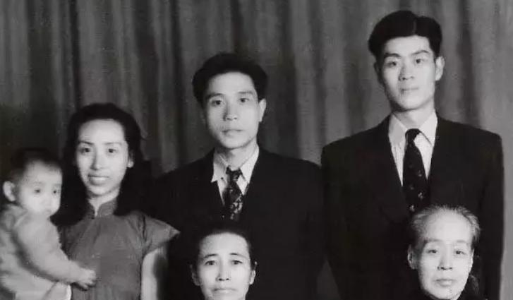 94岁"姜子牙"演员蓝天野:白天演戏晚上做地下工作者的传奇人生