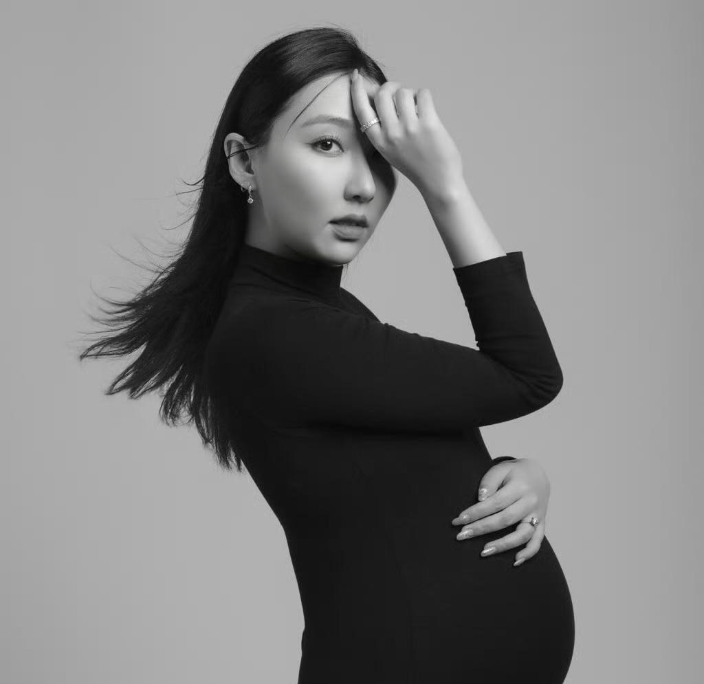 tvb女星吴紫韵怀女晒孕照,富豪之女闪嫁富二代