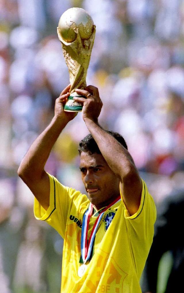 世界杯巴 西比赛前 巴西队冲相关图片4