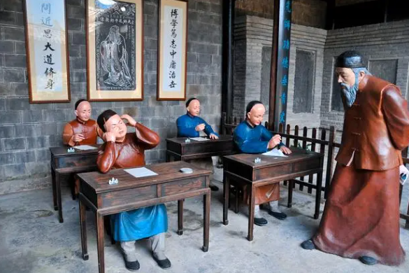 古代学生怎么上课?用什么教材?