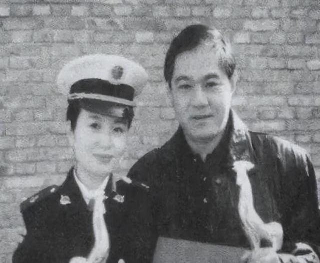 著名演员赵君,与妻子离婚20年至今未再婚,前妻再嫁杜淳的父亲