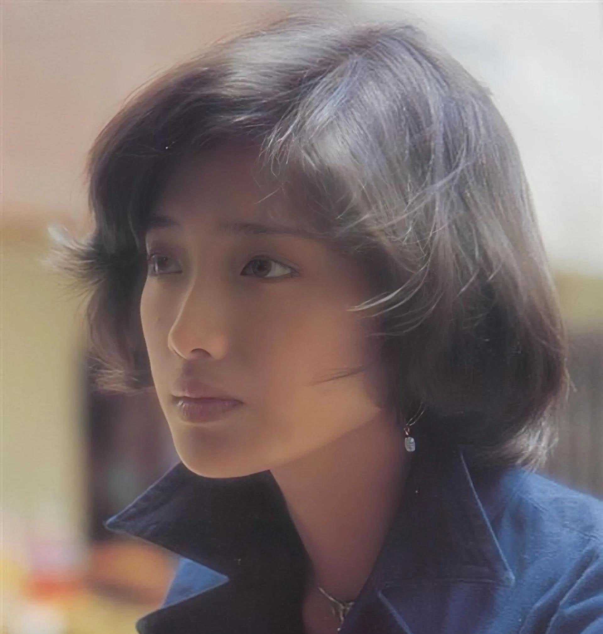 12位日本昭和女星,个个都是风情万种的美熟女,你更喜欢哪一位?