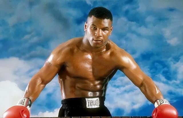 1992年拳王泰森入狱,与中年女狱警天黑约会:这是我最美好的3年