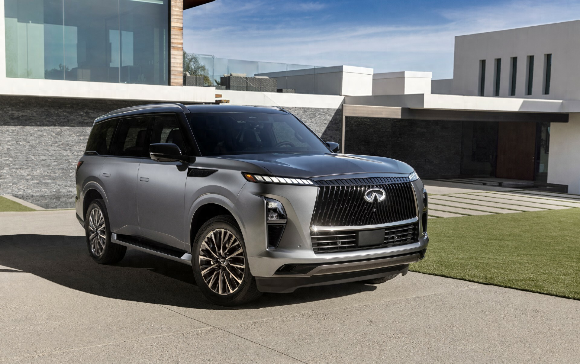 2025款英菲尼迪qx80大幅优惠,能否逆袭豪华suv市场?