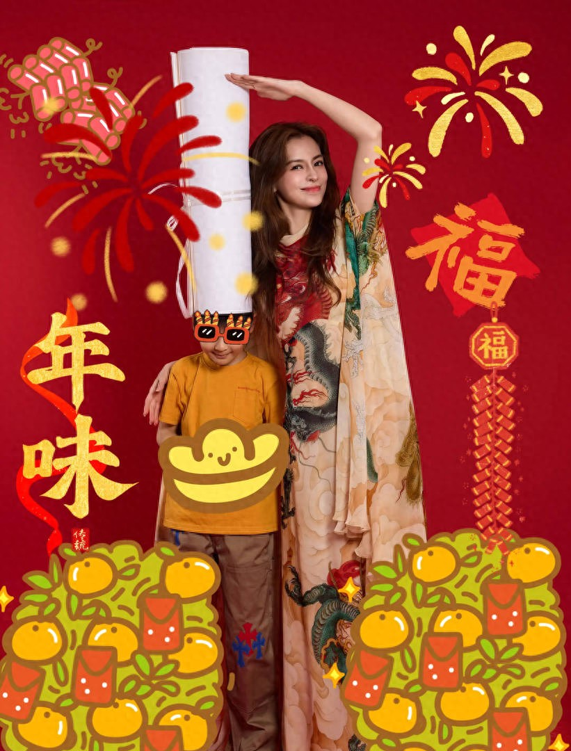 杨颖晒与儿子合影!8岁小海绵长高好多,笑起来像妈妈