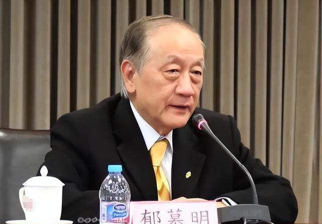 为郁慕明点赞!"和统"不行就支持"武统",不反共支持一国两制