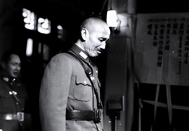 老蒋为何不抗日?他说:亡于日本是亡国奴,亡与共党,为奴亦不能