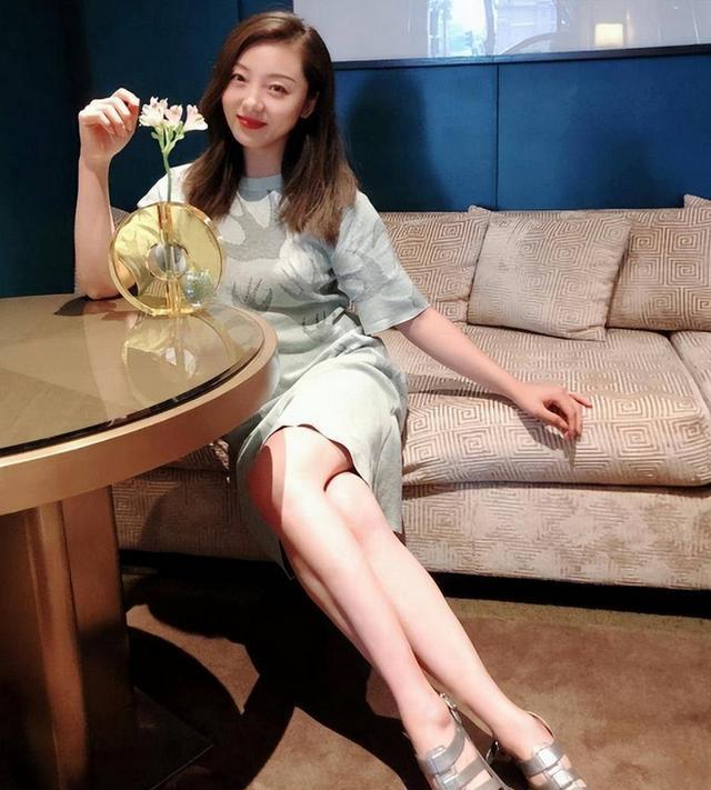 她在"非诚勿扰"上站五年,爆灯无数却始终不牵手,被孟非赶下台