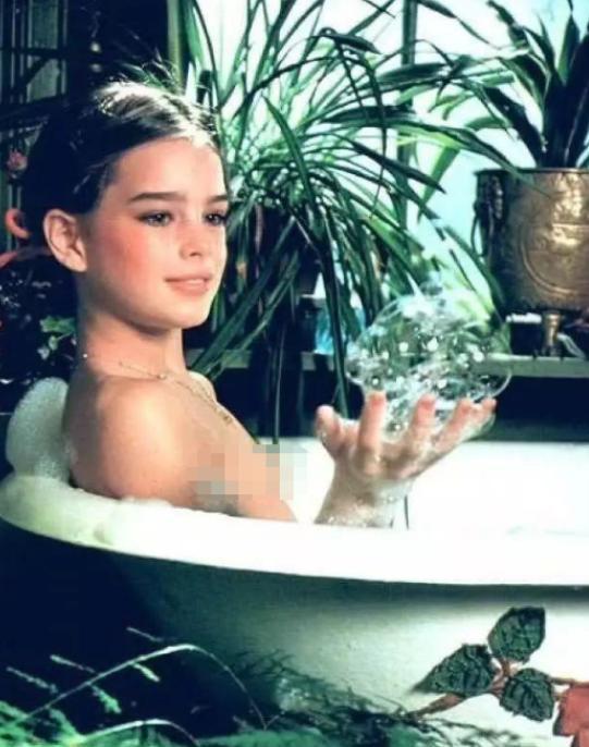 波姬小丝:10岁登花花公子,母亲拿她当摇钱树,18岁考入普林斯顿