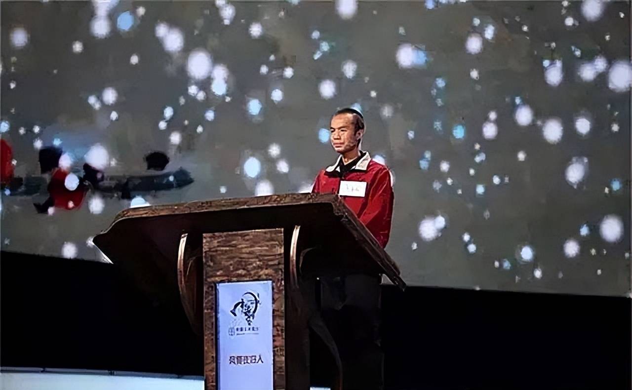 诗词大会冠军雷海拒高薪坚持送外卖,当下后悔了吗?