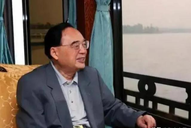 丁关根:原铁道部部长,中共中央统战部原部长,中宣部原部长