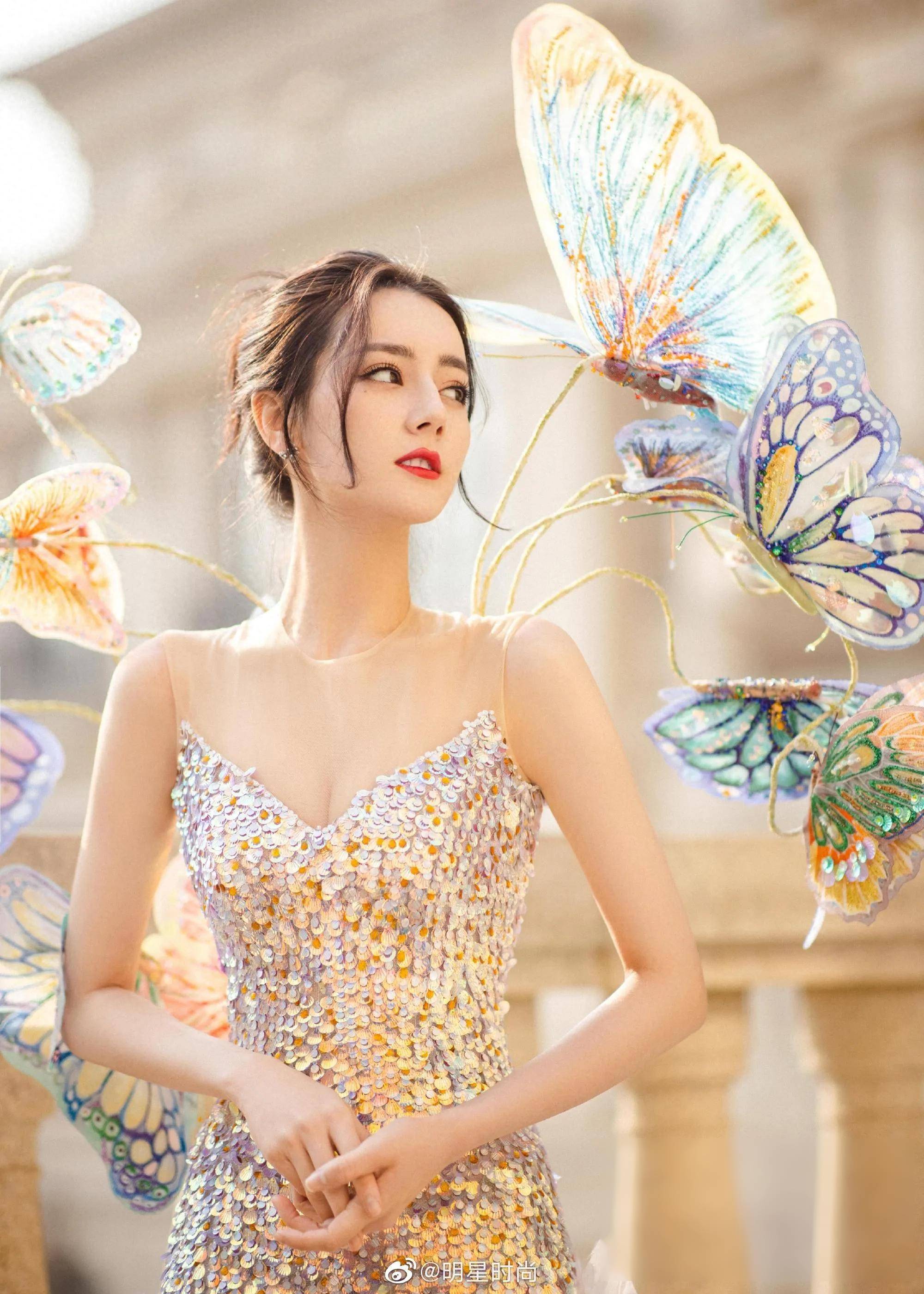 小师妹蜕变顶流花旦迪丽热巴演艺进阶之旅