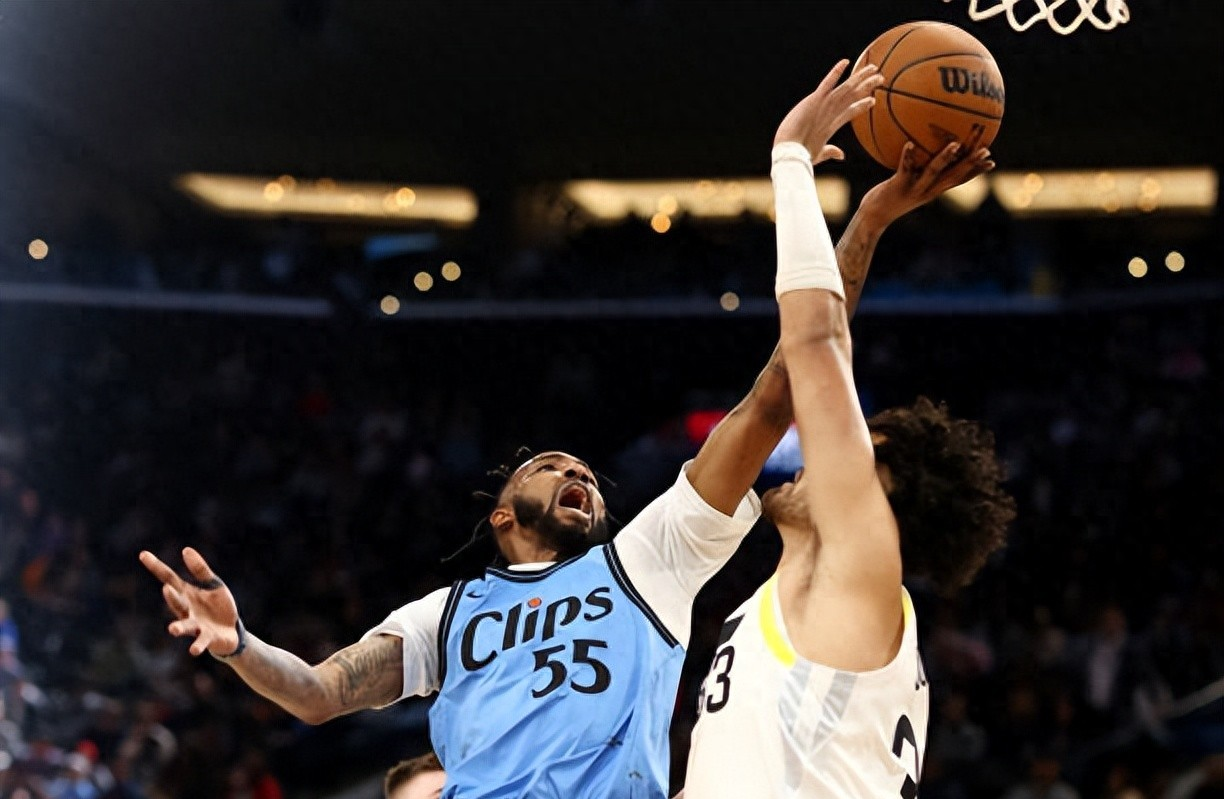 突发伤病！Shams：快船小琼斯右膝二级扭伤 需休战六周复查