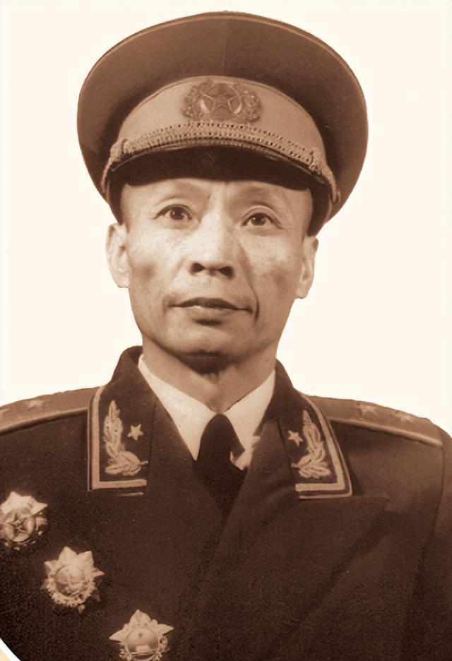 71年苏静被审查:我和林关系最密切,妻子大骂愚蠢,事后看很高明