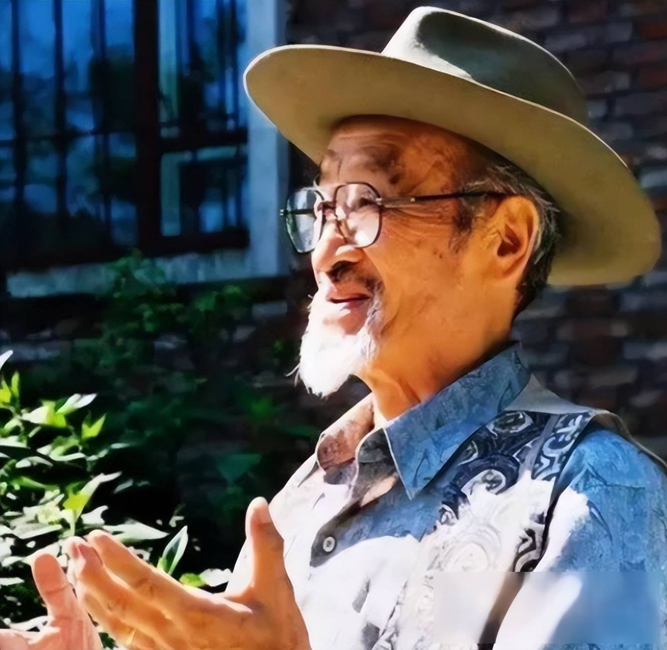 西部歌王王洛宾:三度入狱,离合再婚,身后儿子打起官司