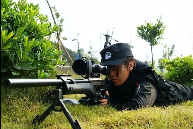 中国第一款达到世界水平的狙击枪:高精狙cslr4型762毫米狙击枪