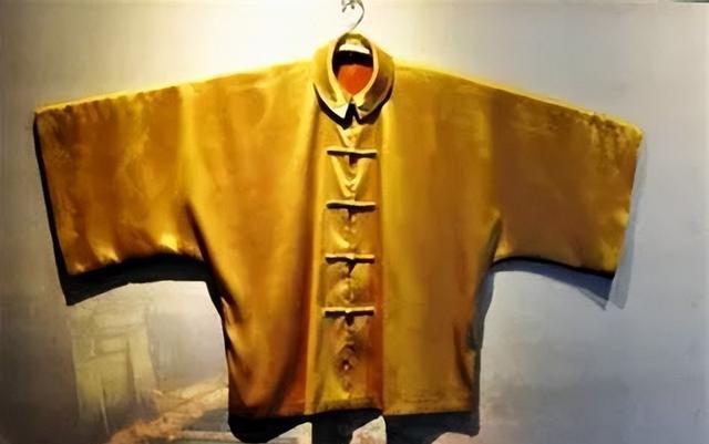 清朝的御赐黄马褂,到底有什么用,穿上它真的能"免刑免死"吗?