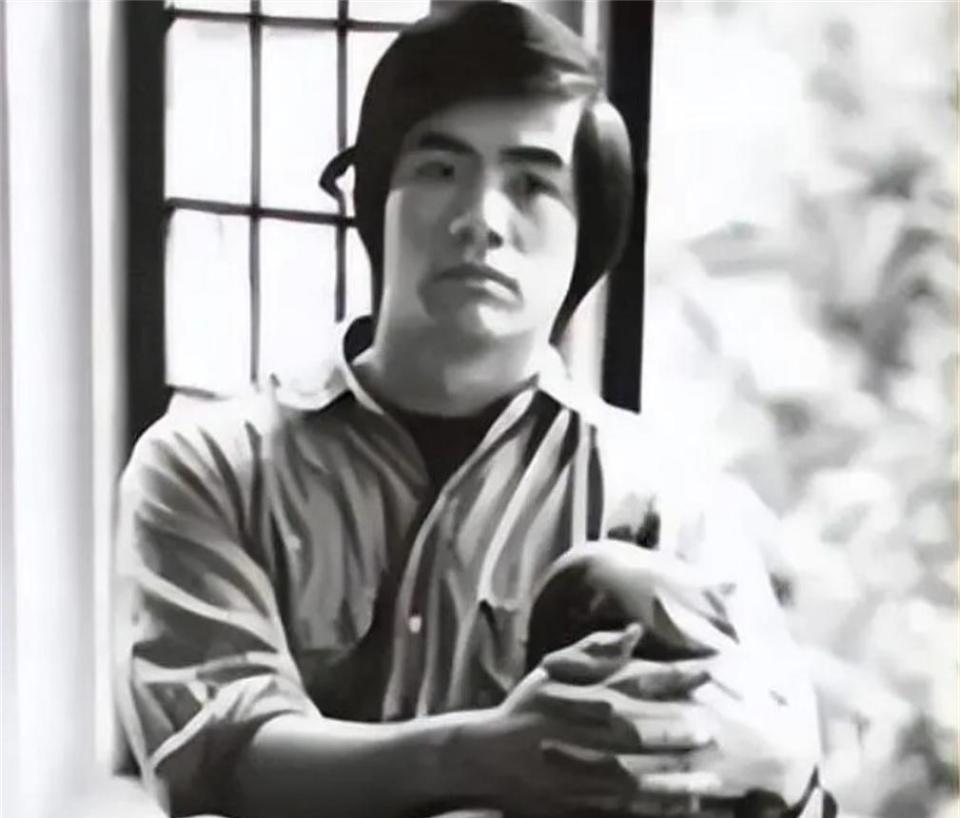 华裔州长骆家辉:左右摇摆的政治生涯与身份困境