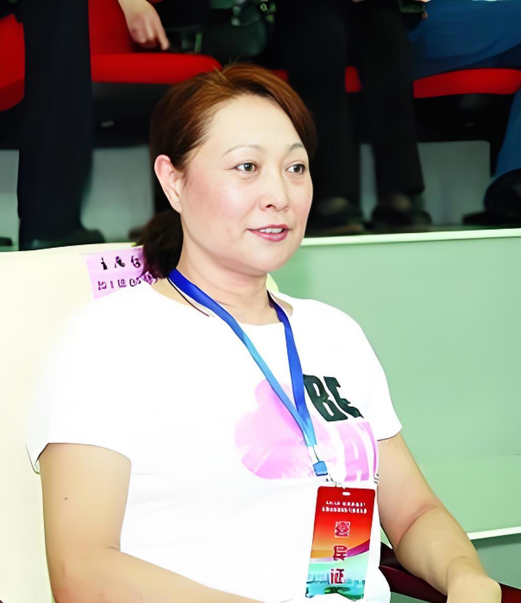 女排"铁娘子"曹慧英:投身商界成富豪,女儿为模特