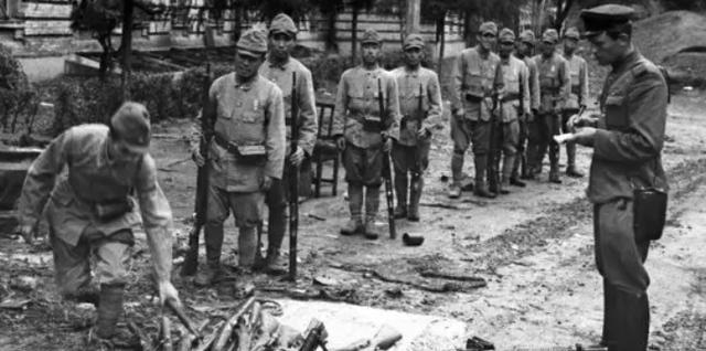 二战时日本侵略菲律宾,总统仓皇逃跑,归国后向日本讨要80亿美元