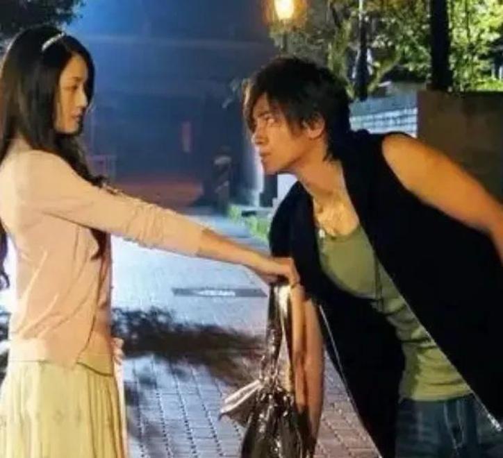 罗志祥献唱《爱转角》!怀念与大s合作