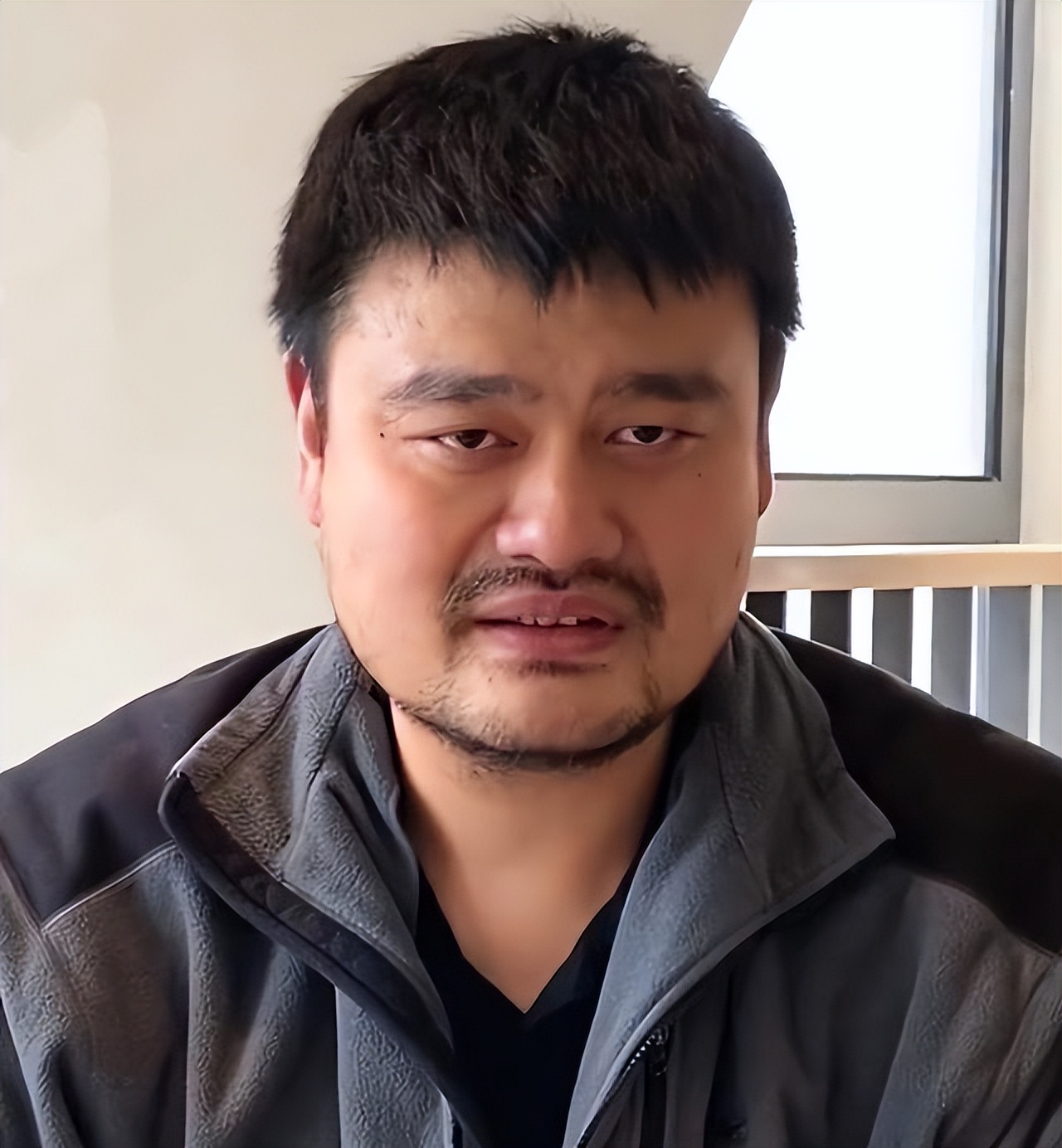 姚明现身美国!发福明显,张兆旭跟随似保镖