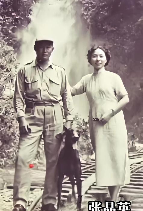 1985年,孙立人和两任妻子张晶英,张美英的合影,5年后去世