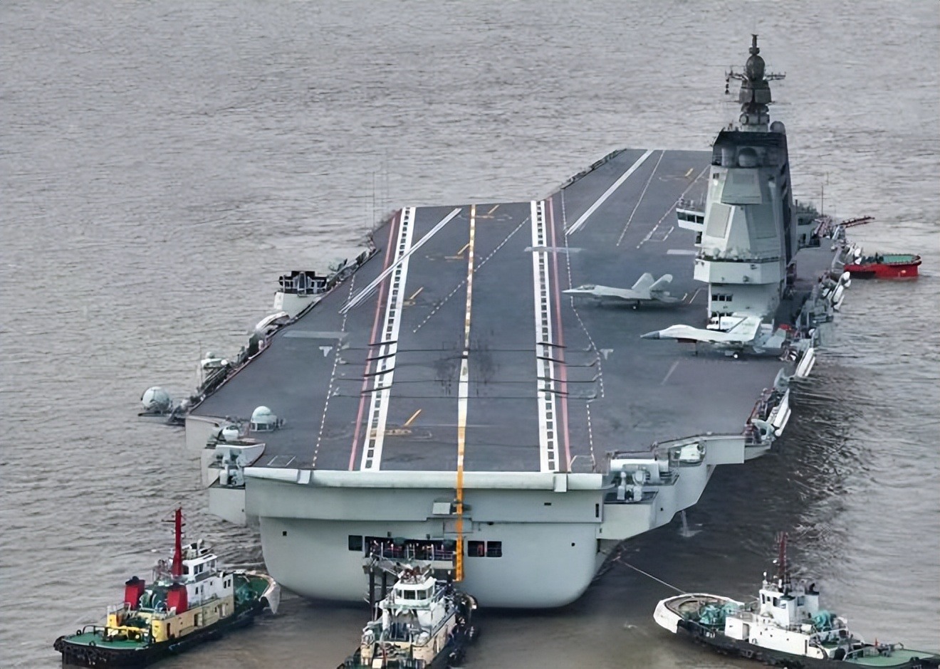 卫星侦测003航母青岛开建!三条电磁弹射核动力,排水量11万吨?