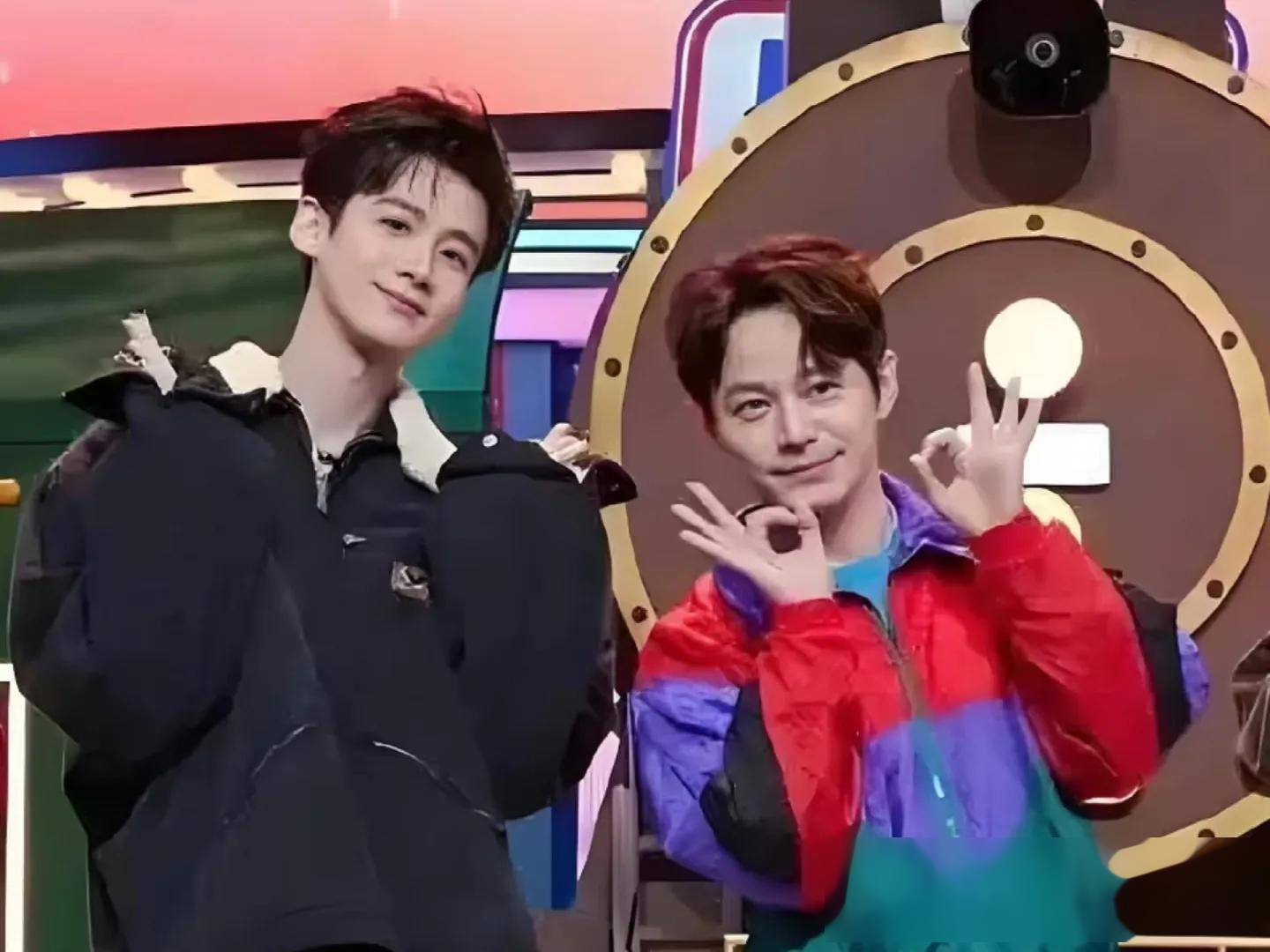 绝了!何炅客串《难哄》,白敬亭尴尬不?