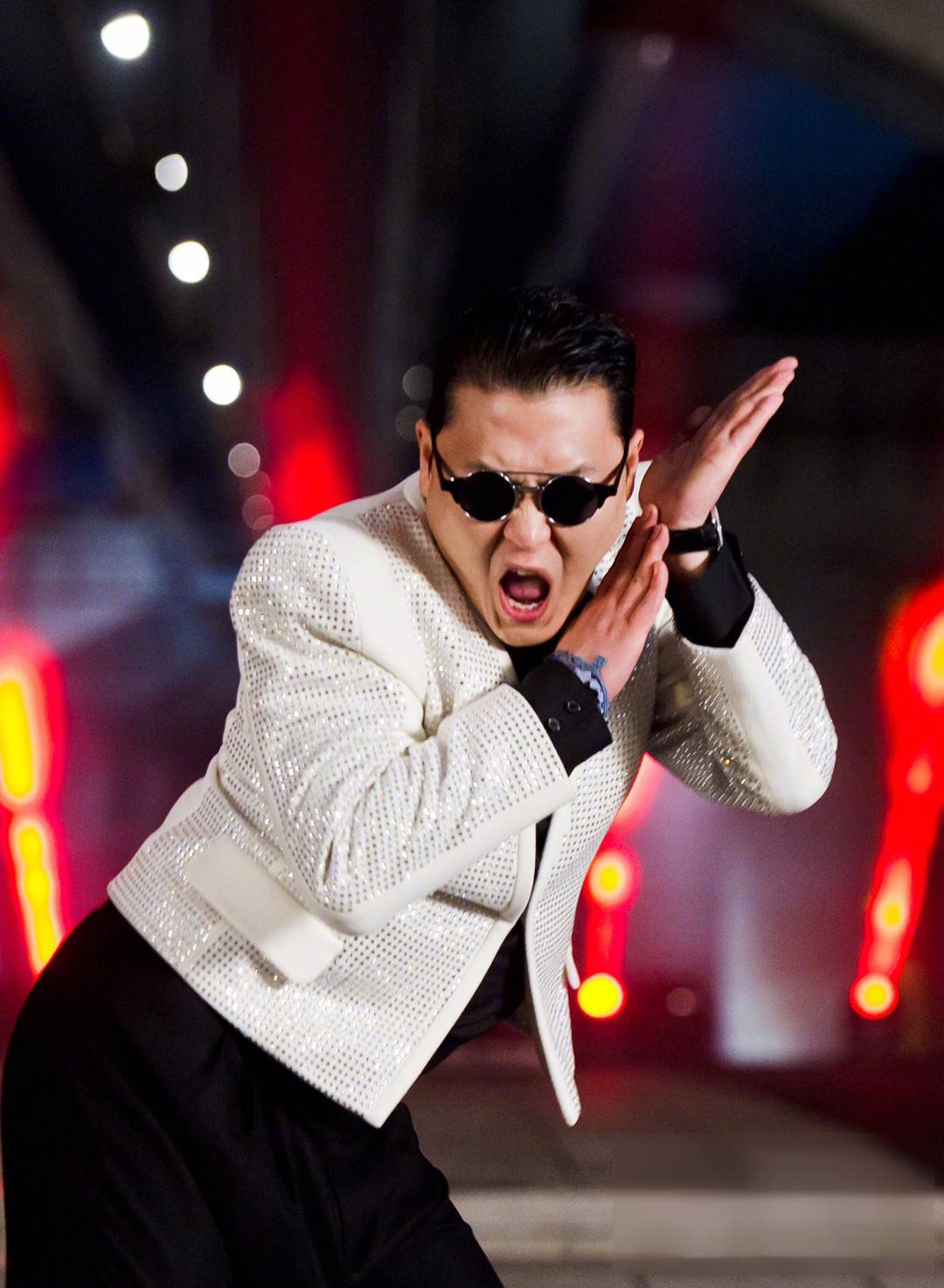 "鸟叔"psy 西装照引娱乐圈身材凝视:审美与自我认同的角力