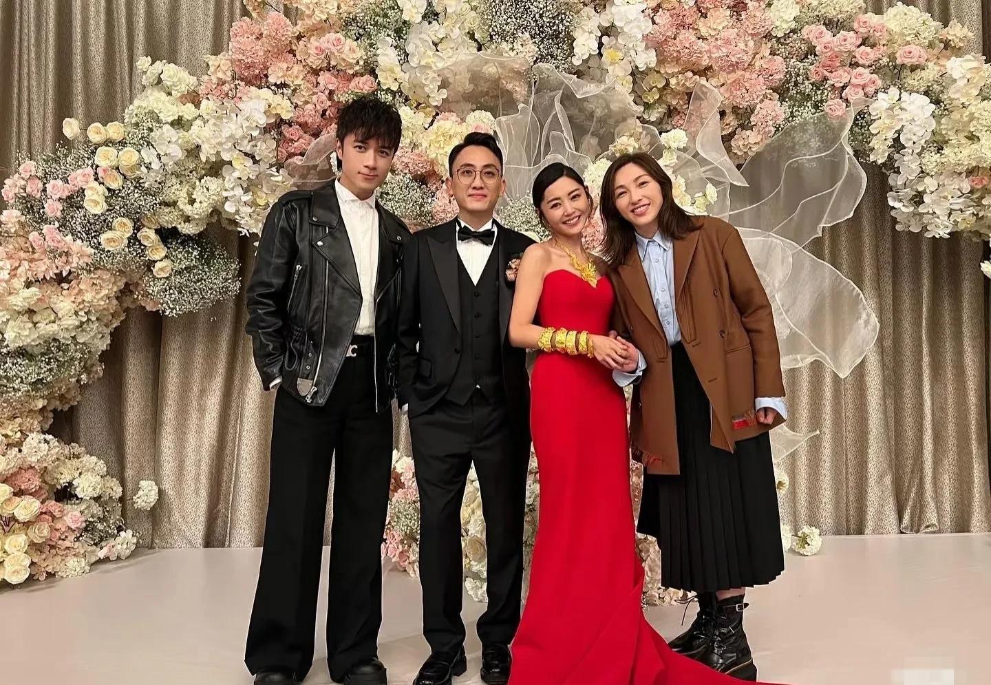 53岁的古巨基携大4岁妻子出席卫诗雅婚礼!网友:像母子