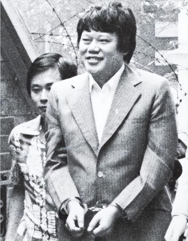 向华强尹国驹街头火拼,新义安大总管林江出手相助,他究竟有多牛