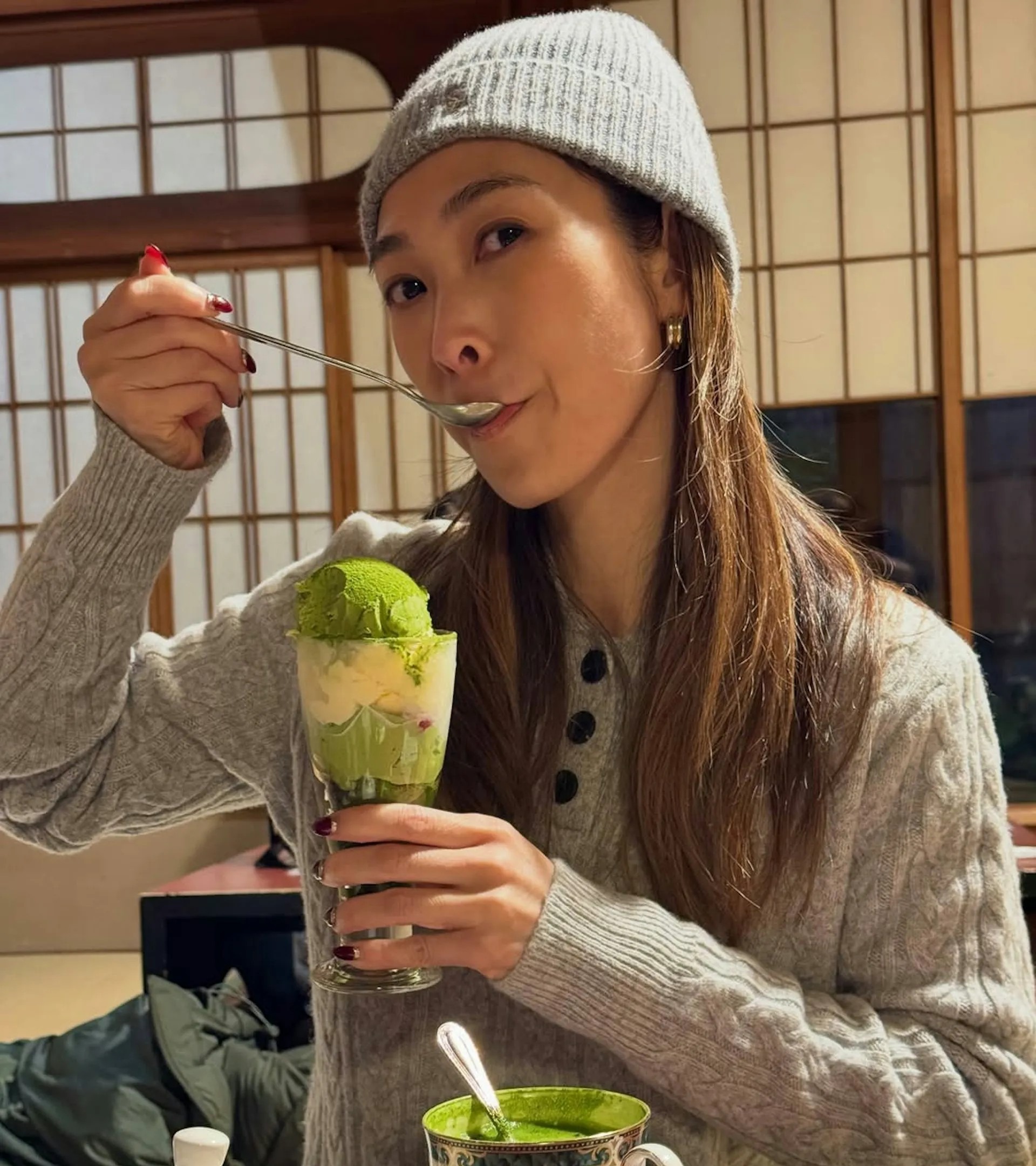 前tvb帅哥陈智燊与宋熙年大阪庆情人节两鬓斑白展现熟男魅力