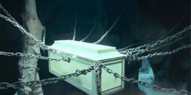 湖北当阳关羽墓出现盗洞,有人钻进去,看到一口用铁链吊着的棺材
