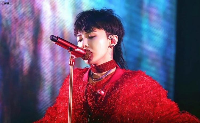 权志龙看哭《眼泪女王》!金秀贤反应太暖心,友情瞬间破表!