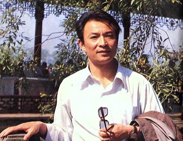 石维坚离世:9岁丧母,父亲和继母因他跳楼自杀,妻子是京剧名家