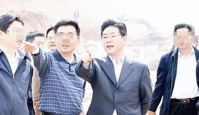 私生活混乱带妻女侵吞6000万李亿龙走到今天的结局谁也怪不了