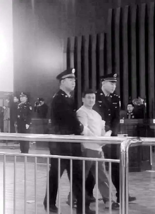 姚玉忠,中国最大盗墓团伙头目,判决时大喊:我知道秦皇陵入口